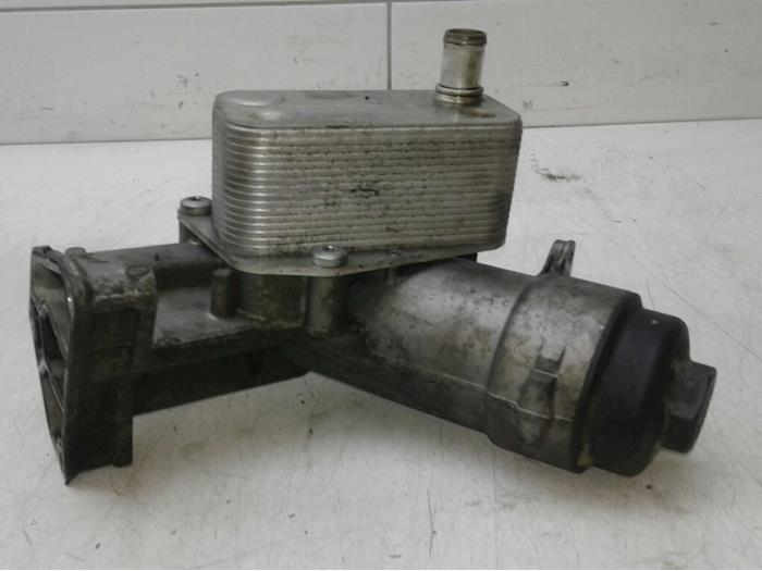 Gebrauchte Ölfiltergehäuse BMW 1 serie (E87/87N) 118d 16V Preis € 68,25 Margenregelung angeboten von Wessel Parts & Service B.V.