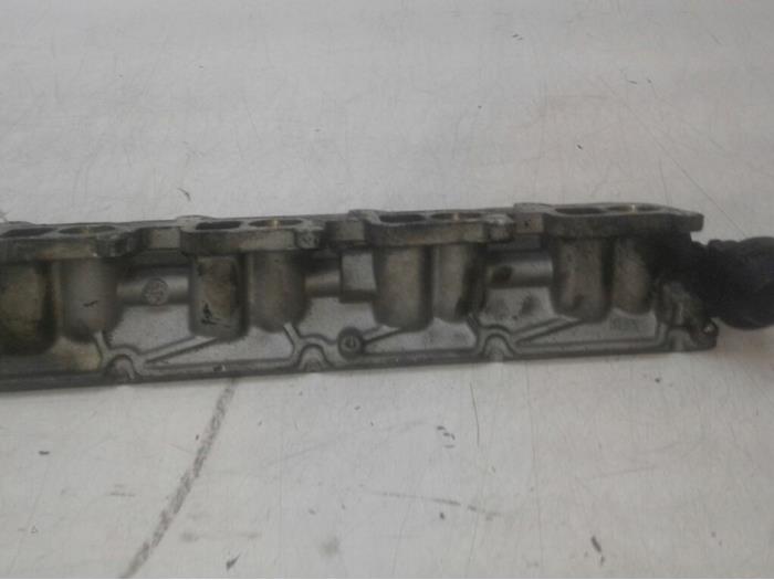 Used Intake manifold Mercedes ML I (163) 400 4.0 CDI V8 32V Price € 103,95 Margin scheme offered by Wessel Parts & Service B.V.