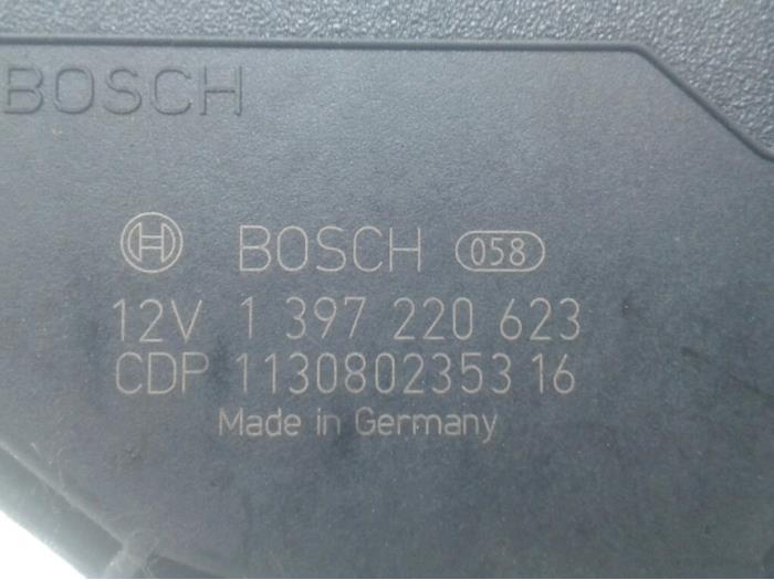 Scheibenwischermotor vorne van een Opel Astra J Sports Tourer (PD8/PE8/PF8) 1.3 CDTI 16V ecoFlex 2012