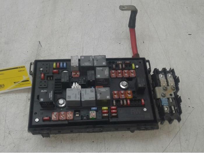 Fuse box Opel Astra J Sports Tourer 1.3 CDTI 16V ecoFlex - 13343765