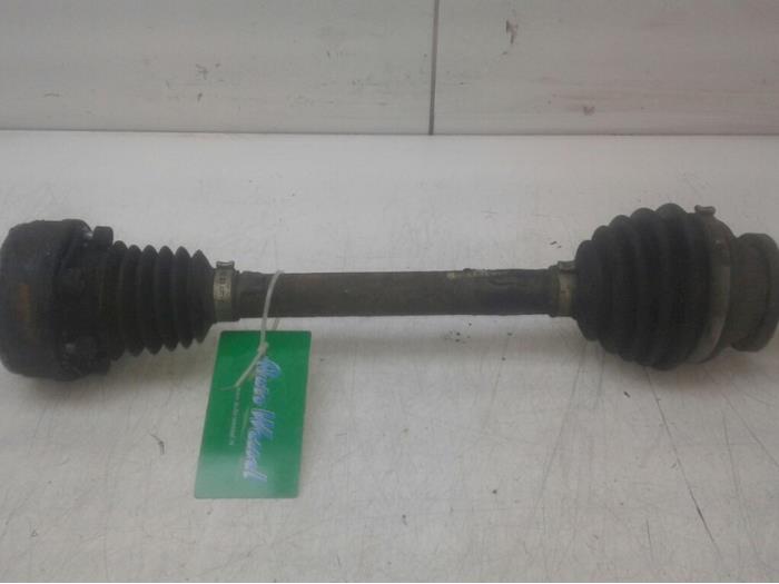Begagnade Drivaxel, vänster fram Skoda Fabia (6Y2) 1.2 HTTP Pris € 36,75 Marginaltabell erbjuds av Wessel Parts & Service B.V.