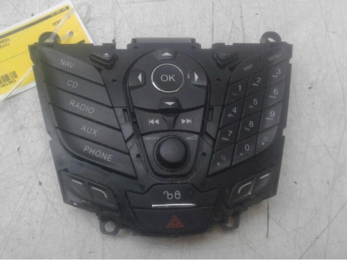 Radio control panel from a Ford Focus 3 Wagon 1.6 Ti-VCT 16V Flexifuel 2013