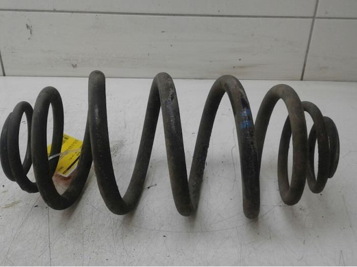 Rear coil spring from a Mercedes-Benz Vito (639.6) 2.2 110 CDI 16V Euro 5 2011