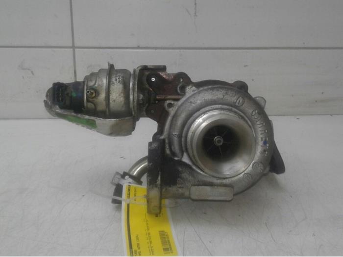 Gebrauchte Turbo Opel Astra J Sports Tourer (PD8/PE8/PF8) 1.7 CDTi 16V Preis € 288,75 Margenregelung angeboten von Wessel Parts & Service B.V.