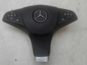 Usagé Airbag gauche (volant) Mercedes E (C207) E-200 CGI 16V BlueEfficiency Prix € 249,00 Règlement à la marge proposé par Autobedrijf G.H. Wessel B.V.