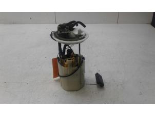 Used Electric fuel pump Mercedes Vito (639.6) 2.2 111 CDI 16V Price € 89,00 Margin scheme offered by Autobedrijf G.H. Wessel B.V.