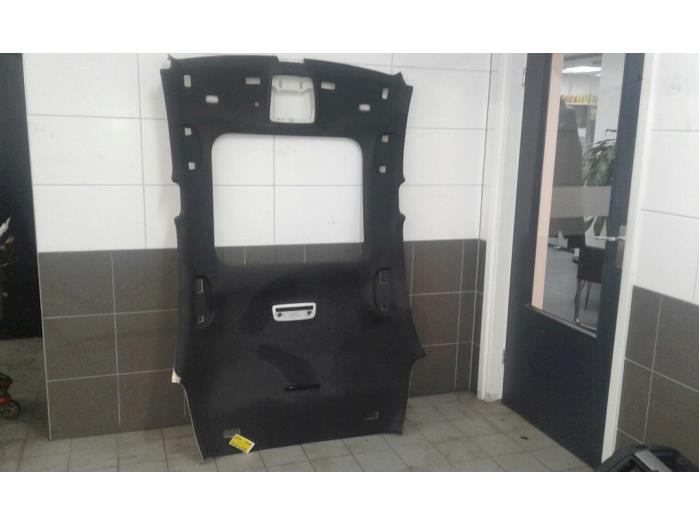 Używane Podsufitka Mercedes A (W176) 2.2 A-220 CDI 16V Cena € 261,45 Procedura marży oferowane przez Wessel Parts & Service B.V.