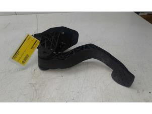 Used Clutch pedal Volkswagen Polo VI (AW1) 1.0 TSI 12V Price € 75,00 Margin scheme offered by Autobedrijf G.H. Wessel B.V.