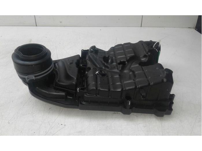 Begagnade Luftfilter Volkswagen Polo VI (AW1) 1.0 TSI 12V Pris € 82,95 Marginaltabell erbjuds av Wessel Parts & Service B.V.