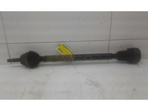 Used Front drive shaft, right Volkswagen Polo III (6N1) 1.6i 75 Price € 55,00 Margin scheme offered by Autobedrijf G.H. Wessel B.V.