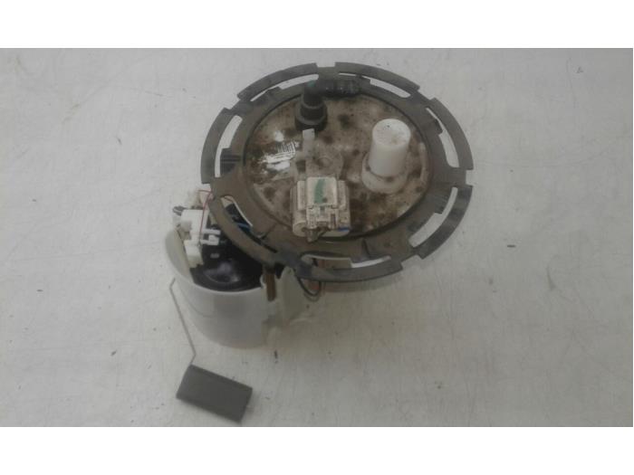 Bomba eléctrica de combustible de un Opel Astra J (PD5/PE5) 1.6 16V 2016