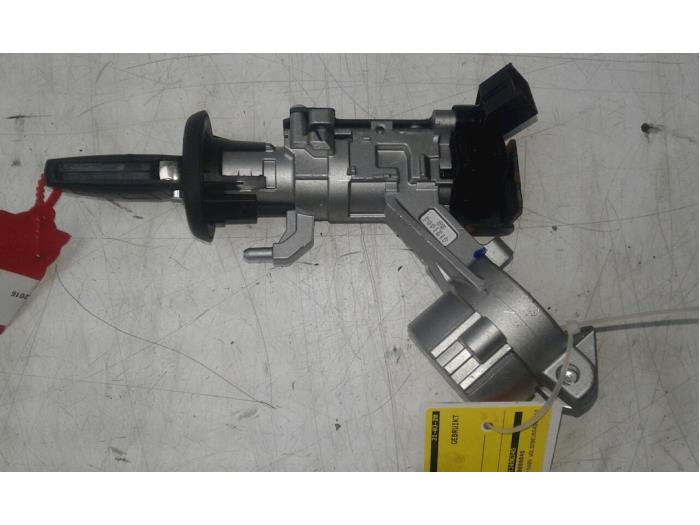 Begagnade Fjärrkontrollset Opel Meriva (B) 1.6 CDTI 16V Pris € 78,75 Marginaltabell erbjuds av Wessel Parts & Service B.V.