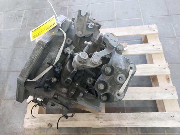 Usagé Boîte de vitesse Opel Astra Mk.7 1.6 CDTI 16V Prix € 891,45 Règlement à la marge proposé par Wessel Parts & Service B.V.