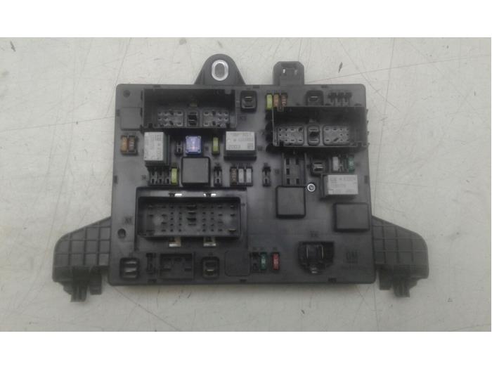 Caja de fusibles de un Opel Zafira Tourer (P12) 1.6 CDTI 16V ecoFLEX 136 2017