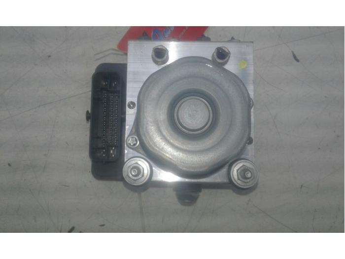 Begagnade ABS-pump Opel Adam 1.2 16V Pris € 208,95 Marginaltabell erbjuds av Wessel Parts & Service B.V.