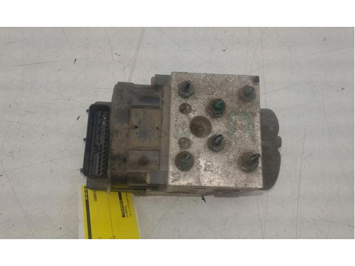 Usagé Pompe ABS Renault Kangoo (KC) 1.2 Prix € 208,95 Règlement à la marge proposé par Wessel Parts & Service B.V.