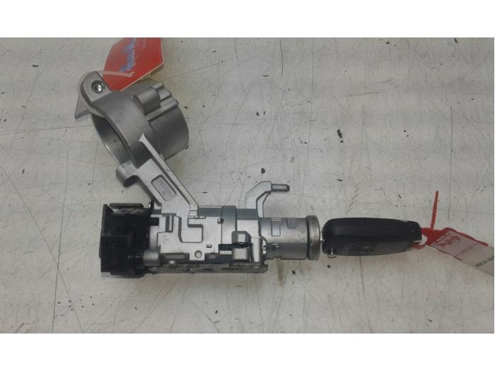Usagé Kit télécommande Opel Corsa E 1.2 16V Prix sur demande proposé par Wessel Parts & Service B.V.