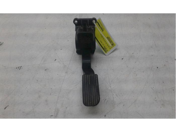 Accelerator pedal from a Volkswagen Crafter 2.0 TDI 16V 2014