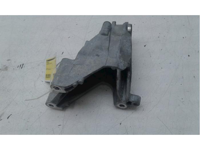 Used Engine mount Volkswagen Crafter 2.0 TDI 16V Price € 51,45 Margin scheme offered by Wessel Parts & Service B.V.