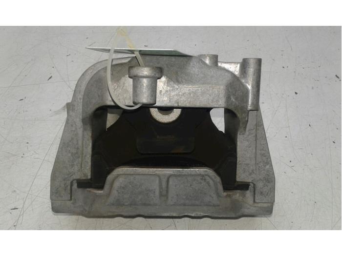 Support moteur d'un Volkswagen Jetta III (1K2) 2.0 GLI 16V 2009