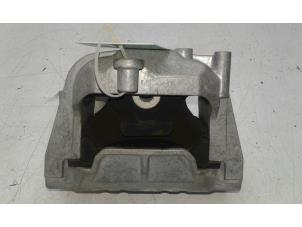 Support moteur d'un Volkswagen Jetta III (1K2) 2.0 GLI 16V 2009
