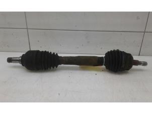 Used Front drive shaft, left Mercedes Vaneo (W414) 1.7 CDI 16V Price € 65,00 Margin scheme offered by Autobedrijf G.H. Wessel B.V.