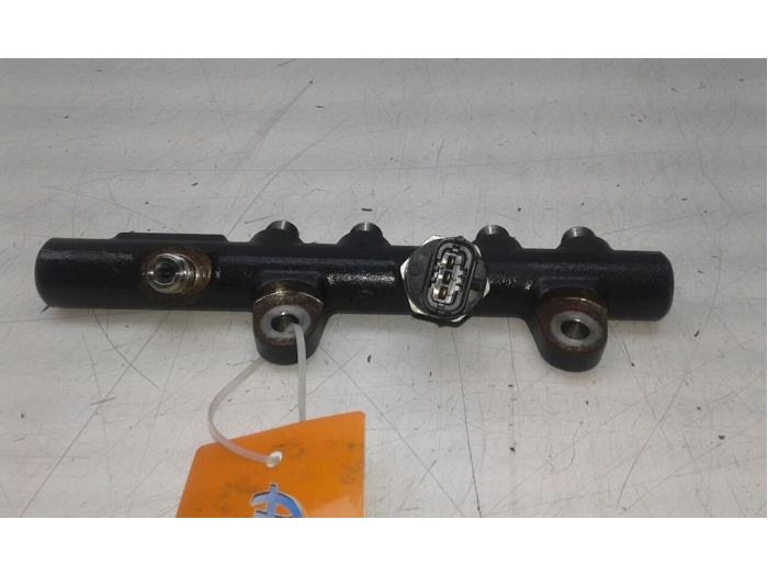 Usados Cuerpo de inyector Mercedes Citan (415.6) 1.5 109 CDI Precio € 82,95 Norma de margen ofrecido por Wessel Parts & Service B.V.