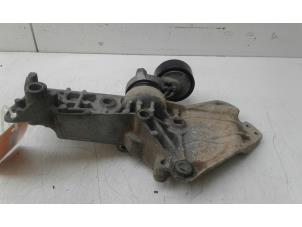 Support dynamo bas d'un Mercedes-Benz Citan (415.6) 1.5 109 CDI 2015