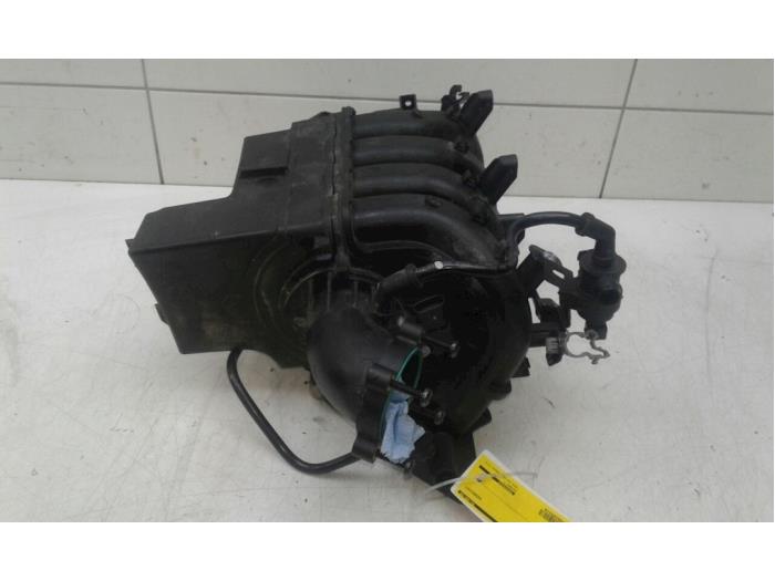 Intake manifold from a Opel Astra H GTC (L08) 1.6 16V 2010