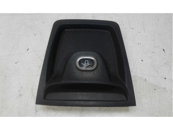 Usagé Divers Fiat Ducato (250) 2.0 D 115 Multijet Prix € 68,25 Règlement à la marge proposé par Wessel Parts & Service B.V.