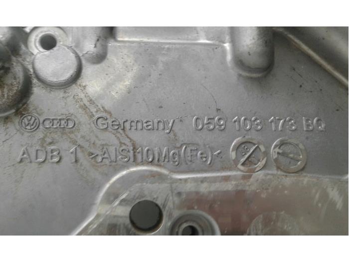 Tapa de distribución de un Audi A6 (C7) 3.0 TDI V6 24V Quattro 2012