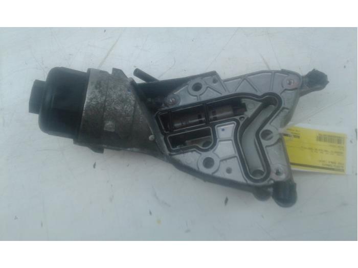 Gebrauchte Ölfiltergehäuse Fiat Doblo Cargo (263) 1.6 D Multijet Preis auf Anfrage angeboten von Wessel Parts & Service B.V.