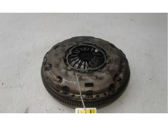 Used Flywheel Skoda Octavia Combi (5EAC) 2.0 TDI GreenTec 16V 4x4 Price € 236,25 Margin scheme offered by Wessel Parts & Service B.V.