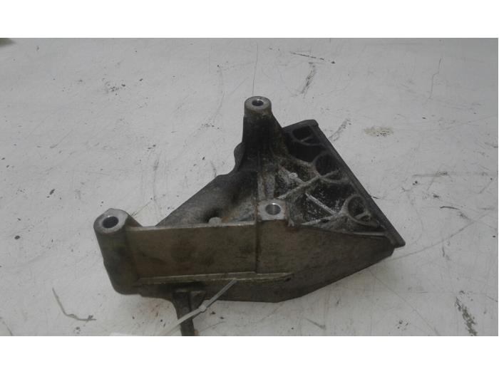 Used Engine mount Audi A1 (8X1/8XK) 1.6 TDI 16V Price € 47,25 Margin scheme offered by Wessel Parts & Service B.V.