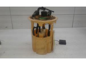 Used Electric fuel pump Peugeot 807 2.0 HDi 16V FAP Price € 69,00 Margin scheme offered by Autobedrijf G.H. Wessel B.V.