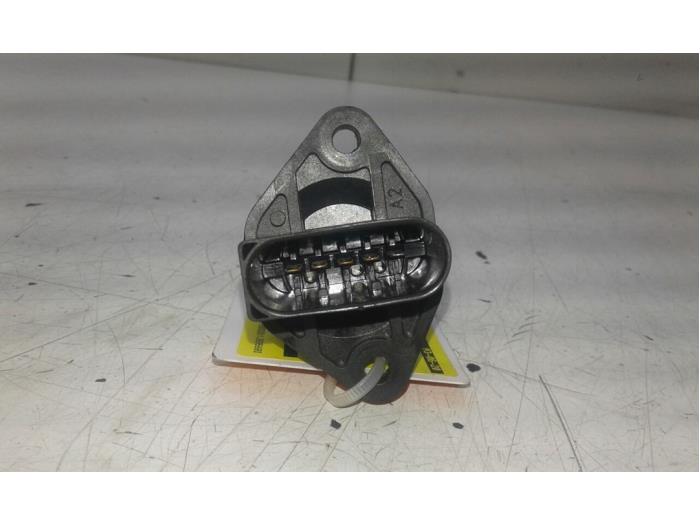 Gebrauchte Luftmassenmesser Mercedes A (W168) 1.7 A-160 CDI 16V Preis € 51,45 Margenregelung angeboten von Wessel Parts & Service B.V.