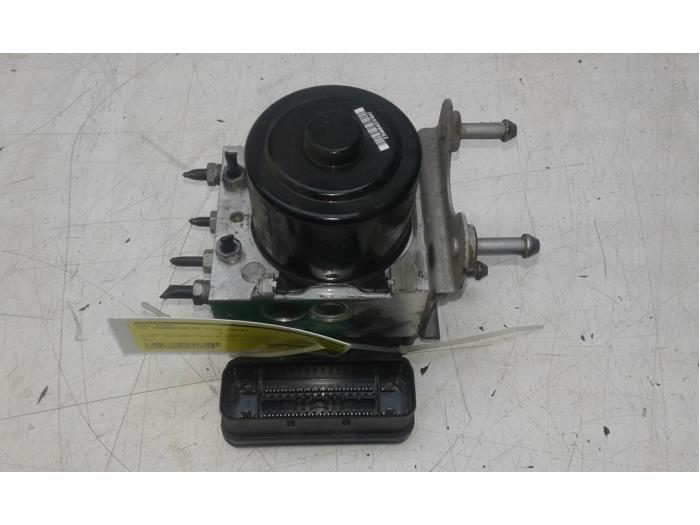 Begagnade ABS-pump Volkswagen Transporter T5 2.0 BiTDI DRF 4 Motion Pris € 366,45 Marginaltabell erbjuds av Wessel Parts & Service B.V.