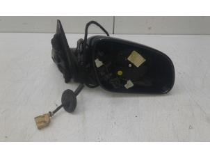 Used Wing mirror, right Audi A8 (D3) 4.0 TDI V8 32V Quattro Price on request offered by Autobedrijf G.H. Wessel B.V.