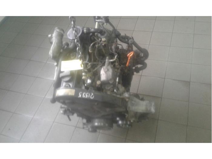 Motor de un Volkswagen Passat Variant (3B5) 1.9 TDI 110 2000