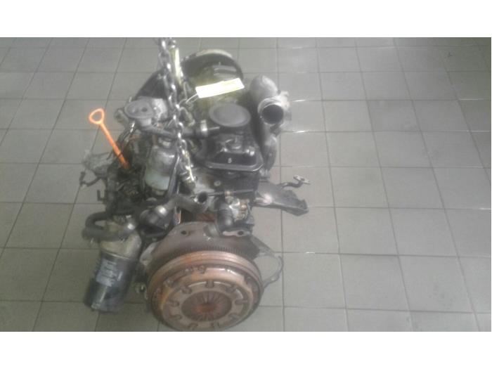 Motor van een Volkswagen Passat Variant (3B5) 1.9 TDI 110 2000