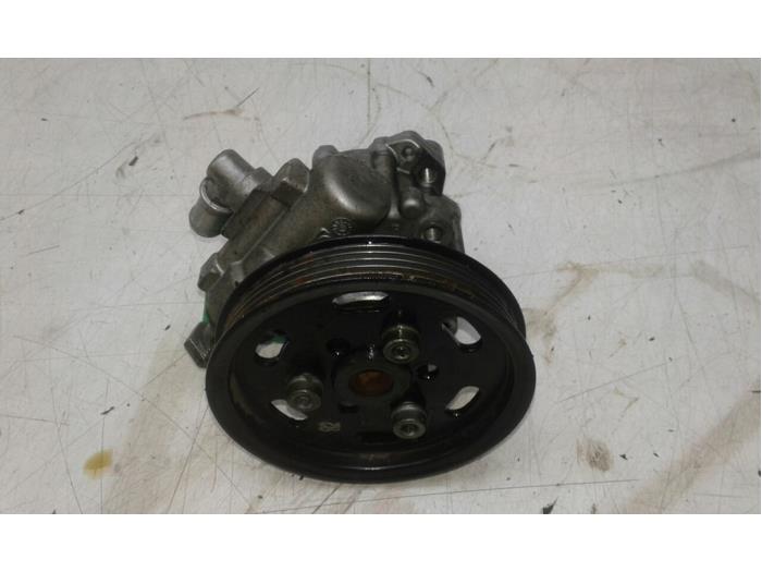 Usagé Pompe de direction Audi A4 (B5) 1.9 TDI Prix € 52,50 Règlement à la marge proposé par Wessel Parts & Service B.V.