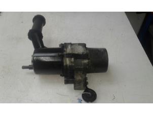 Used Power steering pump Peugeot 307 (3A/C/D) 2.0 HDi 135 16V FAP Price € 79,00 Margin scheme offered by Autobedrijf G.H. Wessel B.V.