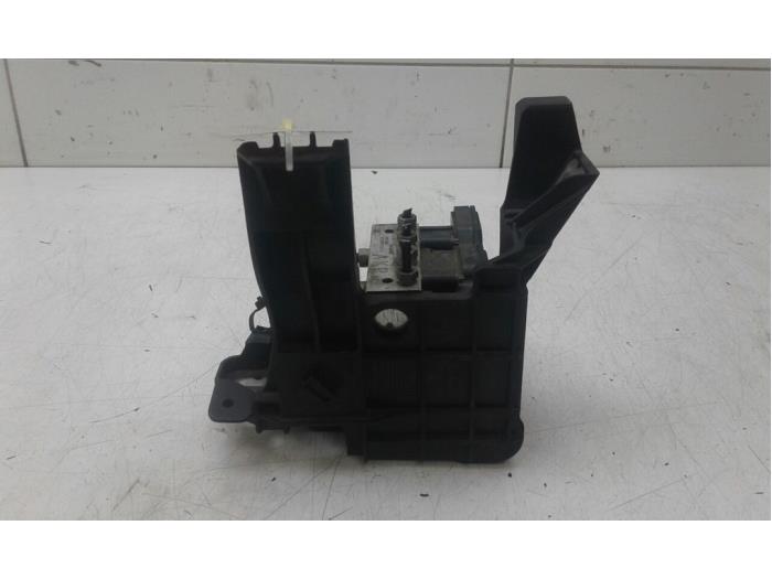 Usagé Pompe ABS Opel Meriva (B) 1.7 CDTI 16V Prix € 236,25 Règlement à la marge proposé par Wessel Parts & Service B.V.