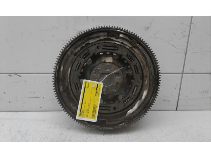 Gebrauchte Schwungrad Audi A3 Cabriolet (8V7/8VE) 1.5 TFSI 16V Preis € 72,45 Margenregelung angeboten von Wessel Parts & Service B.V.