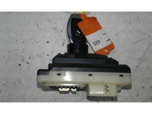 Used Remote control kit Mercedes S (W222/V222/X222) 3.5 S-400 Hybrid 24V Price on request offered by Autobedrijf G.H. Wessel B.V.