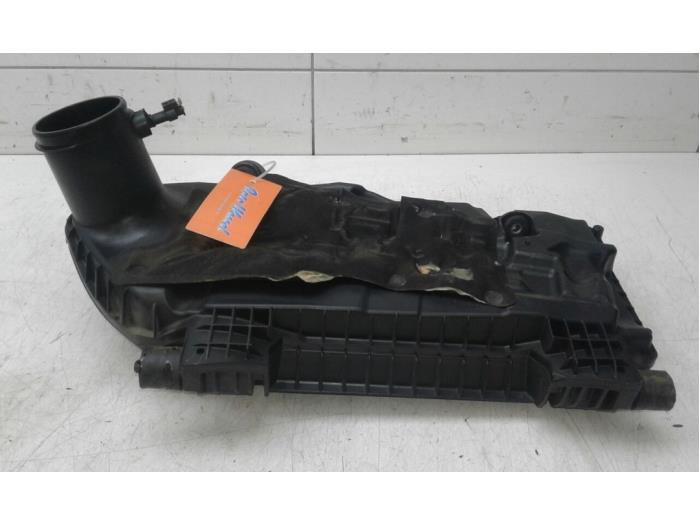 Begagnade Luftfilterhus Mercedes S (222.0/222.1) 3.5 S-400 Hybrid 24V Pris € 183,75 Marginaltabell erbjuds av Wessel Parts & Service B.V.