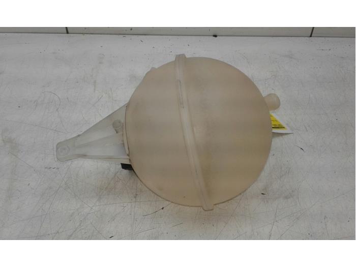 Expansion vessel from a Ford Transit 2.2 TDCi 16V Euro 5 2012