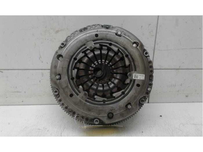 Gebrauchte Schwungrad Mini Mini (F56) 1.5 12V One First Preis € 313,95 Margenregelung angeboten von Wessel Parts & Service B.V.