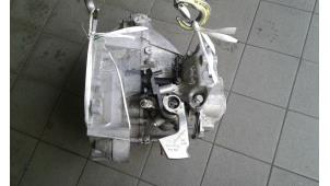 Used Gearbox Volkswagen Touran (5T1) 1.2 TSI Price € 999,00 Margin scheme offered by Autobedrijf G.H. Wessel B.V.