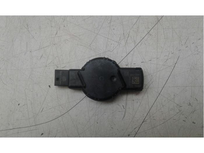 Begagnade Regnsensor Opel Astra K Sports Tourer Pris € 61,95 Marginaltabell erbjuds av Wessel Parts & Service B.V.